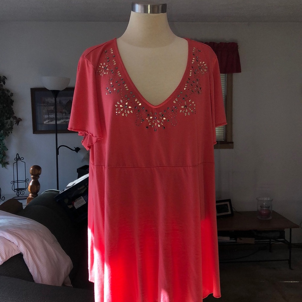 Coral vneck with sequins